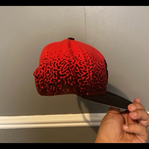 SnapBack bulls hat - Picture 4 of 6